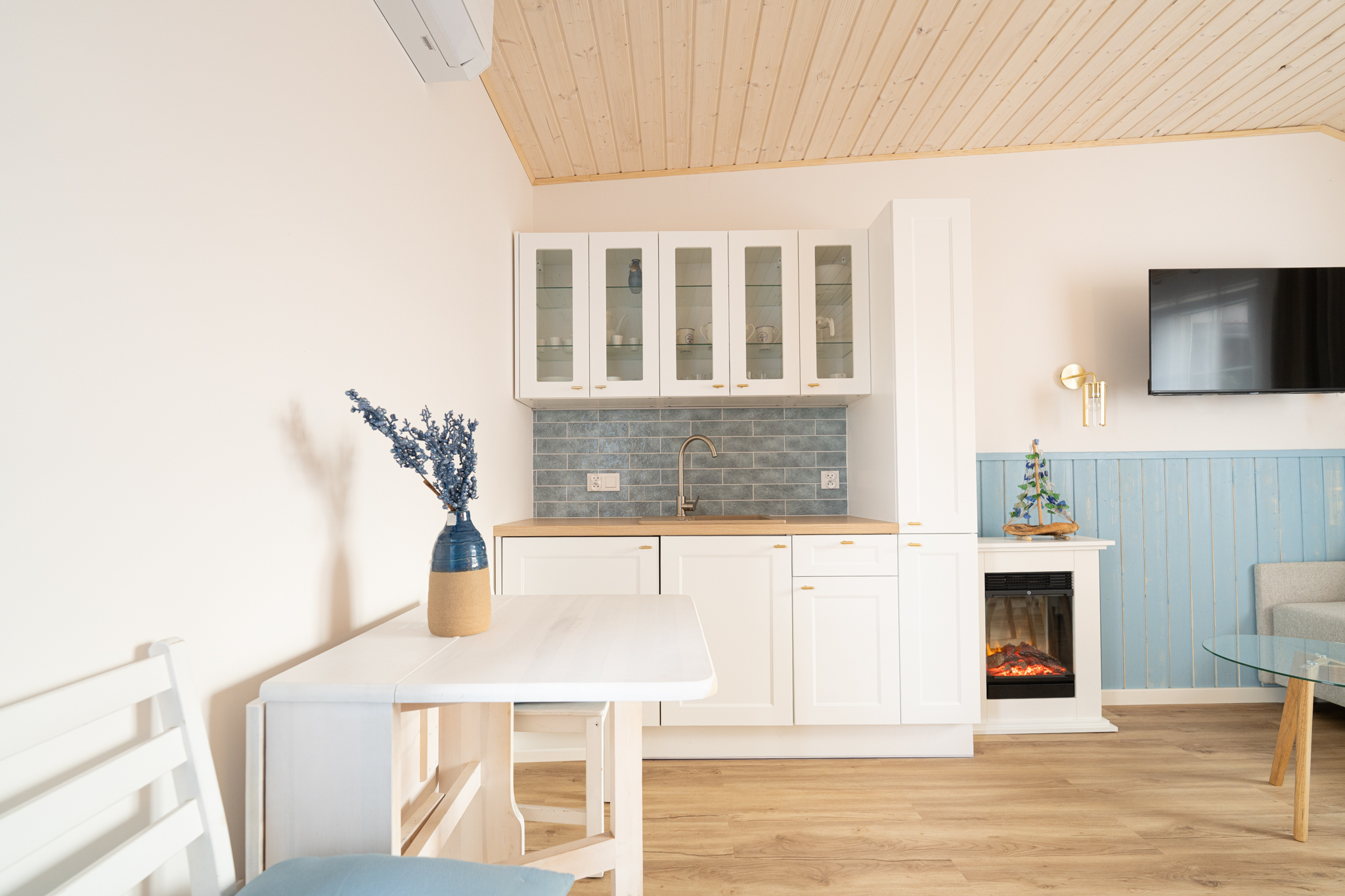 Pokoje Sarbinowo - komfortowy apartament w Pensjonacie Azak przy plaży